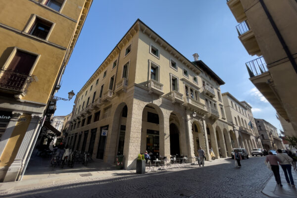 Palazzo Lonigo ora Curti in Corso Palladio - 36100 Vicenza