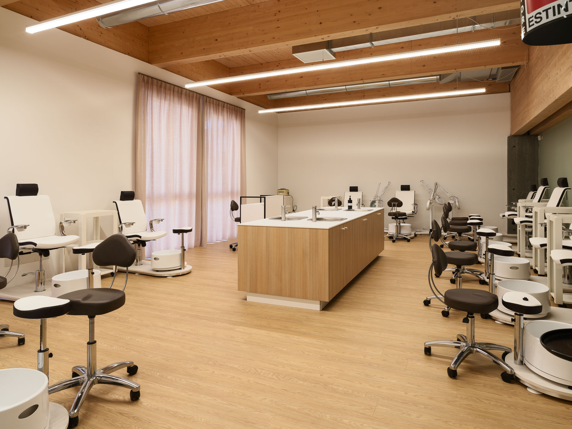 De-facci-spa-progetto-scuola-victory-padova_B0007750_p_p_Lr_web_hd