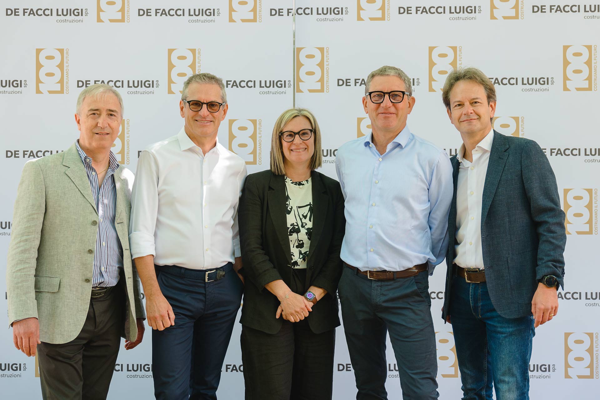 De-facci-luigi-spa-foto-gruppo-centenario-L2070226_Post_web_hd