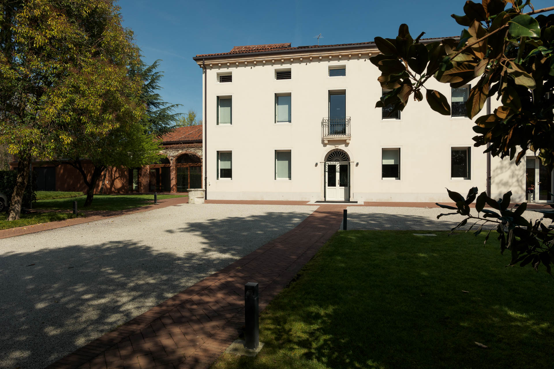 De-facci-spa-costruzioni-ccommerciali-direzionali_De-facci-spa-resturo-costruzioni-civili-residenziali-Nome documento_p_1_p_Lr_web_hd