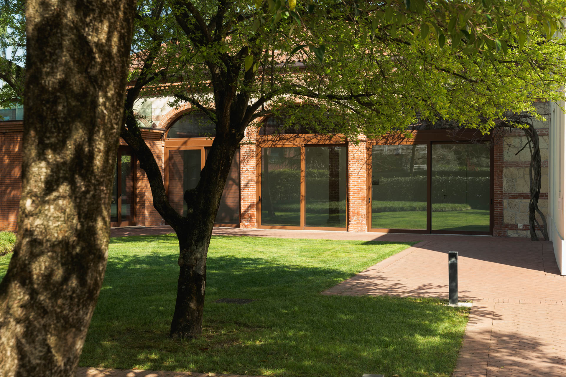 De-facci-spa-costruzioni-ccommerciali-direzionali_De-facci-spa-resturo-costruzioni-civili-residenziali-Nome documento_p_2_p_Lr_web_hd