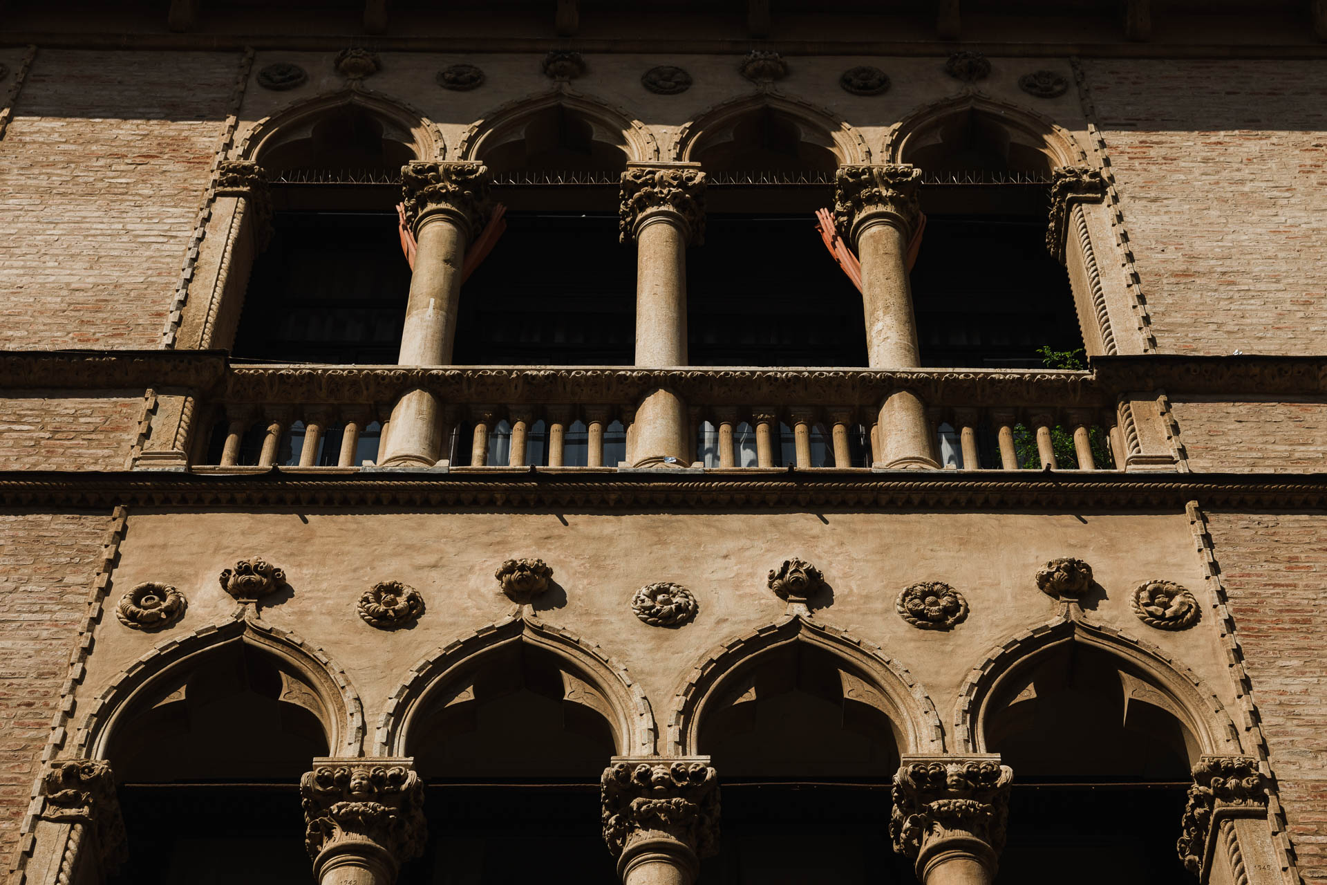 De-facci-spa-ristrutturazioni-restauro_De-facci-spa-resturo-ca-oro-vicneza-Nome documento_p_2_p_Lr_web_hd